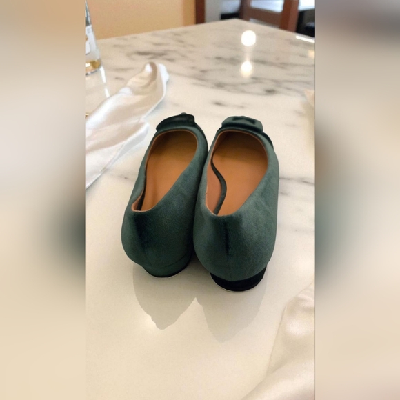 Aida Square Buckle Velvet Flats! Size 10 - Picture 3 of 10